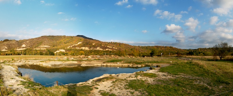 Le bassin des sources du Grand Saladis - © Henri DERUS Le bassin des sources du Grand Saladis|guide-edp-gergovie - Gergovie - office de tourisme de Gergovie - sources thermales val d'Allier - archéologie - oppidum - arverne - Corent