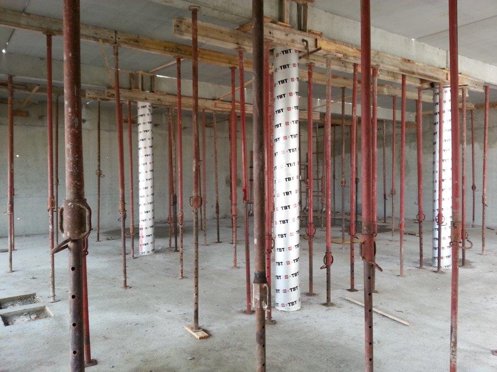 Coulage de la dalle supérieure de la partie administrative. Coulage de la dalle supérieure de la partie administrative.