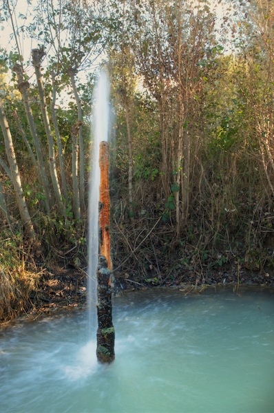 Le geyser de la source Brissac - Gergovie - office de tourisme de Gergovie - sources thermales val d'Allier - archéologie - oppidum - arverne - Corent