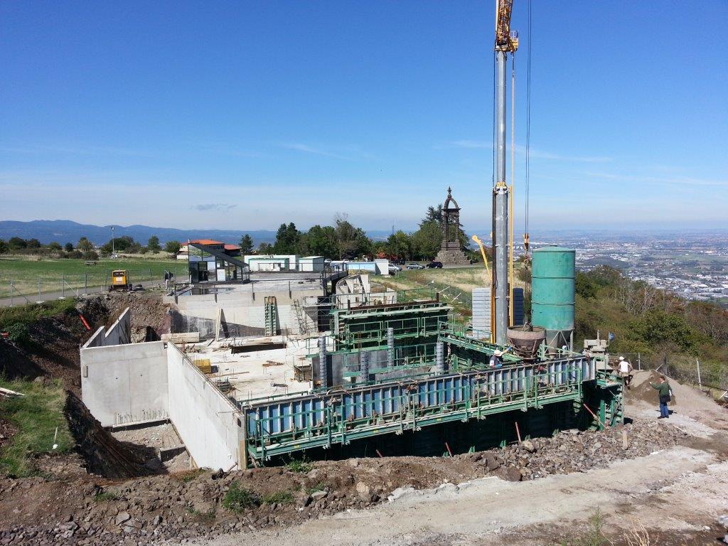 Élévation du niveau 0 du bâtiment. Élévation du niveau 0 du bâtiment.